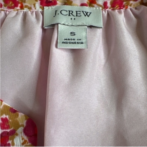 J. CREW Long Sleeve Floral Mini Dress w/Ruffle
Bottom, Keyhole Tie Neck, Size S. - Picture 5 of 8